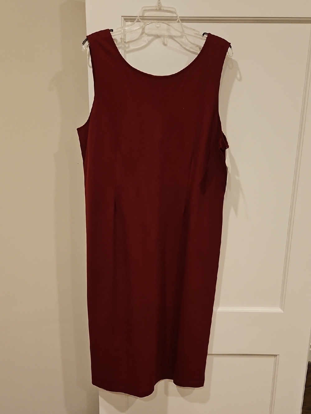 NWT Sleeveless Scoop Midi Dress in Burgundy Size: XL